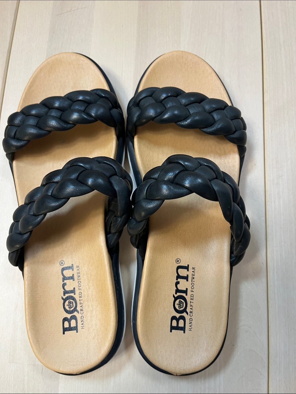 Born Shoes Freesia Black Braided
Leather Plush Slide Sandals, Women’s Size 9 - Picture 8 of 15